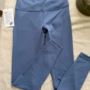 Lululemon Wunder Train HR 28in